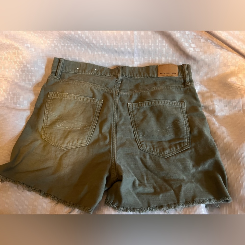 American Eagle highest rise mom short green size 4